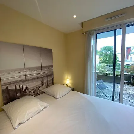 Nouveau monde La Rochelle  Extérieur photo